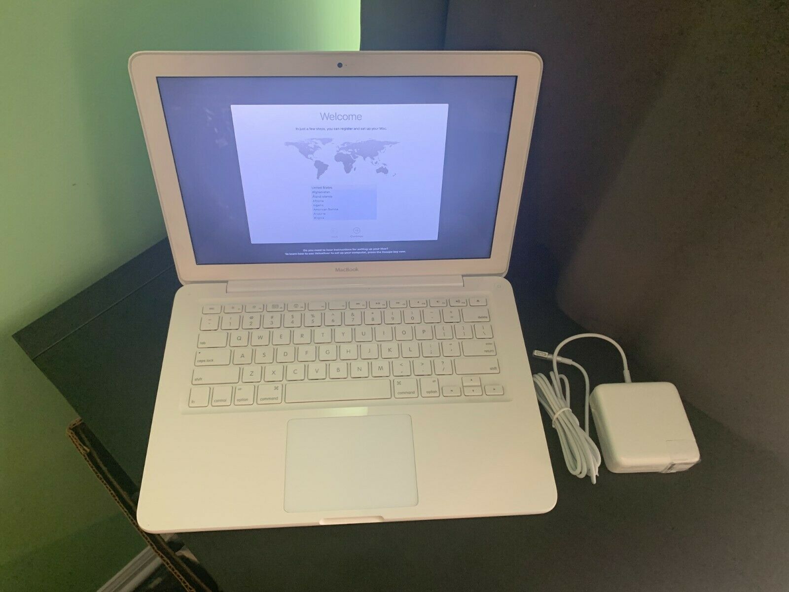 Apple Macbook (13.3", 2009, Intel Core 2 Duo, 250gb, 2gb, A1342, High Sierra)
