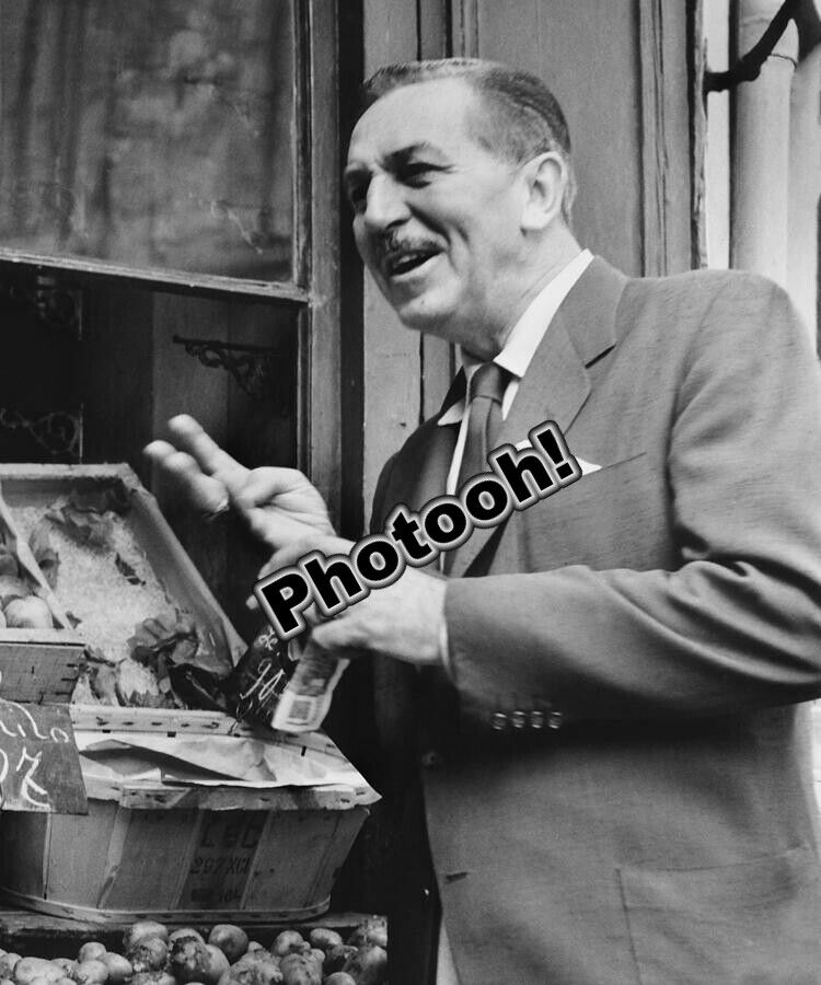 Candid Walt Disney In Paris Reprint Rp #7976
