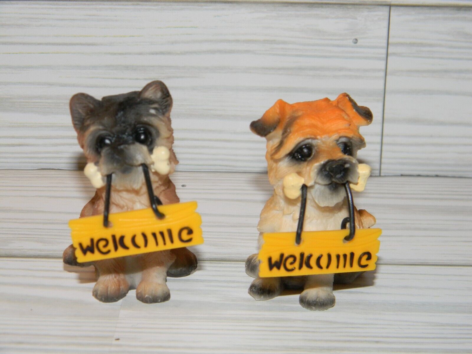 Small Resin Yorkie Pug Puppy Dog Figurine Holding Welcome Sign Lot Of 2